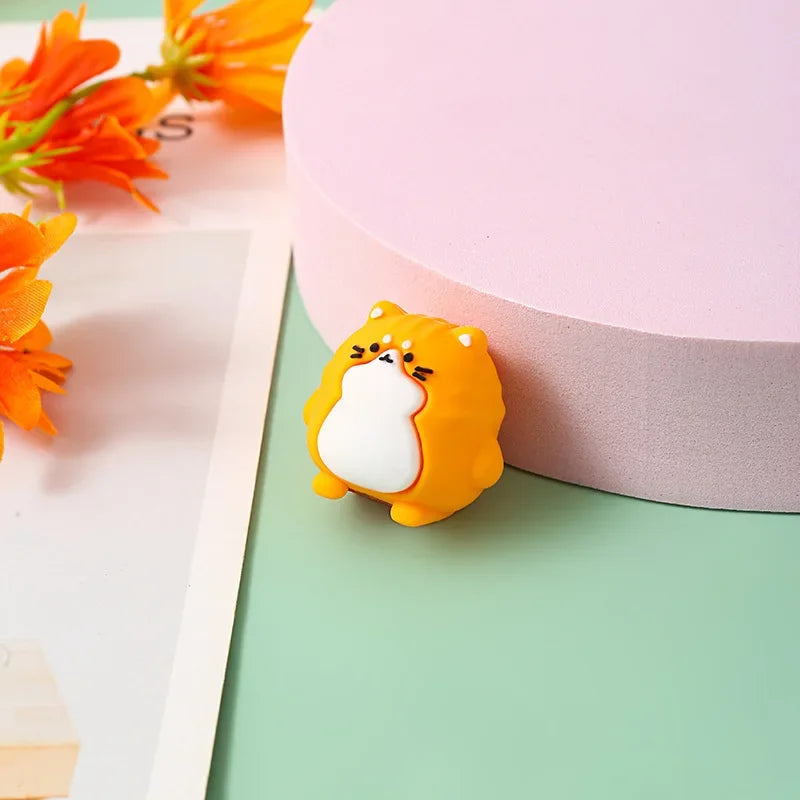 Bleistiftspitzer für Schüler, kawaii Cartoon-Tier- und Frucht-Design, niedlicher Anspitzer für Kinder, tolles Schulmaterial."