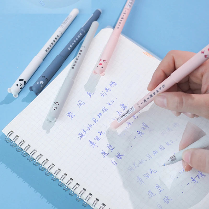 Kawaii Radierbares Gelstift-Set – Niedliche Cartoon-Tiere & Katzen – Löschbare Stifte mit Nachfüllmine, abwaschbarem Griff und ergonomischer Halterung – Perfekt für die Schule