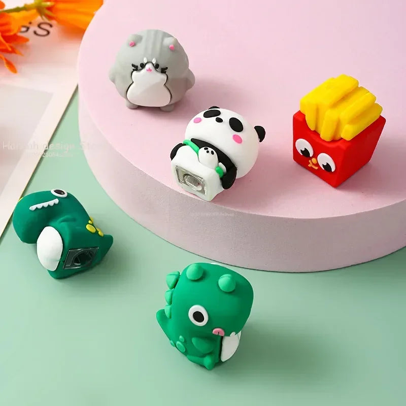 Bleistiftspitzer für Schüler, kawaii Cartoon-Tier- und Frucht-Design, niedlicher Anspitzer für Kinder, tolles Schulmaterial."