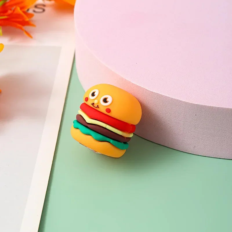 Bleistiftspitzer für Schüler, kawaii Cartoon-Tier- und Frucht-Design, niedlicher Anspitzer für Kinder, tolles Schulmaterial."